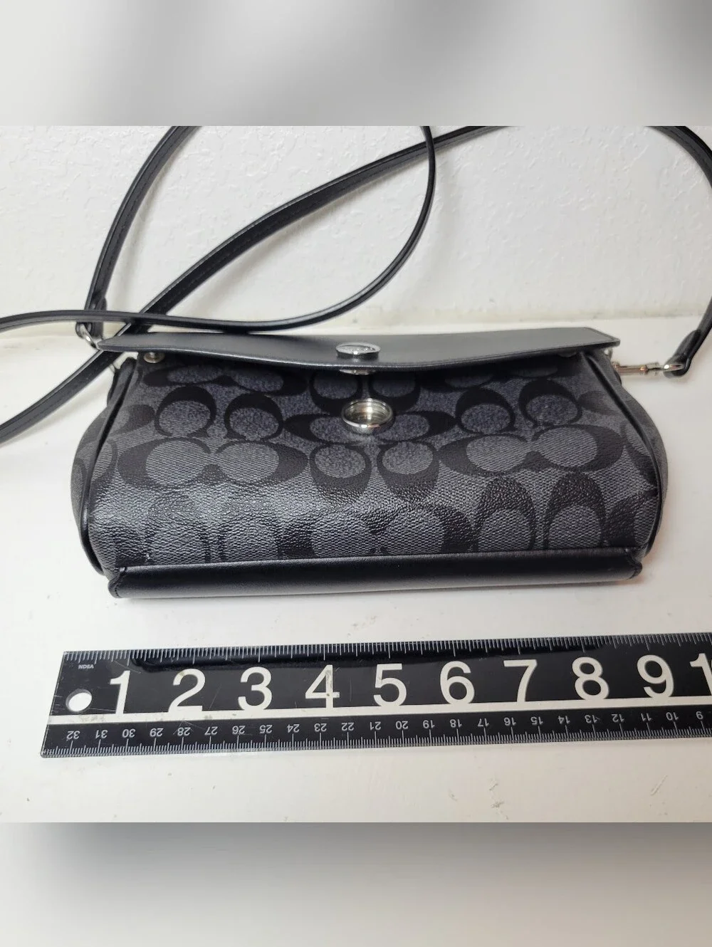 Coach Reversible Crossbody Black/Gray Signature Logo Canvas & Leather - Read